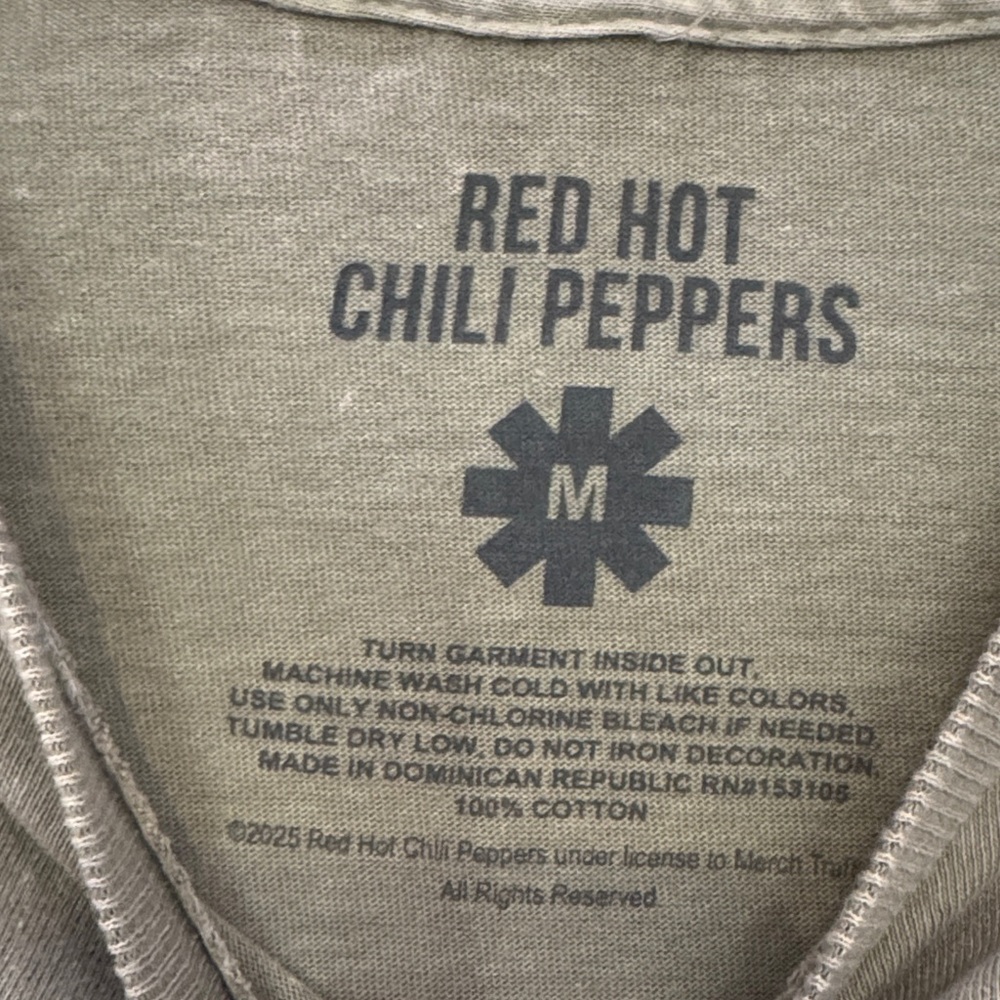 Red Hot Chili Peppers Cement Gray Graphic Band T-Shirt - Picture 3 of 6